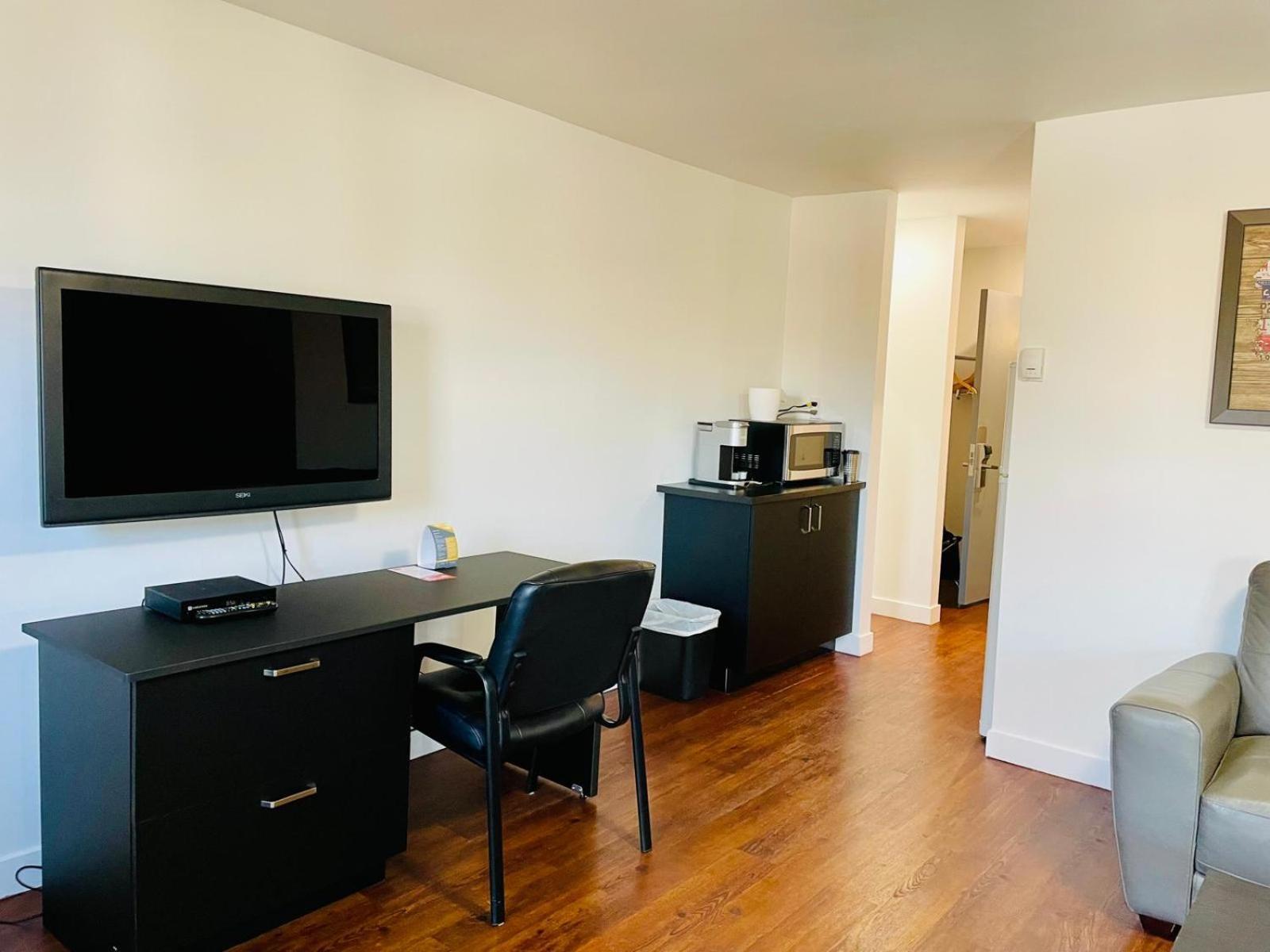 Econo Lodge Brossard Buitenkant foto